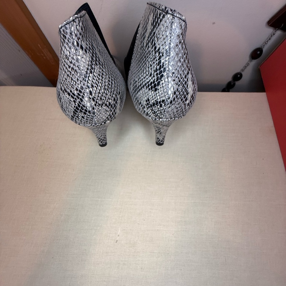 Andrew Geller Vienna Kitten Heel Snakeskin- Print Booties - 8 - Picture 2 of 7